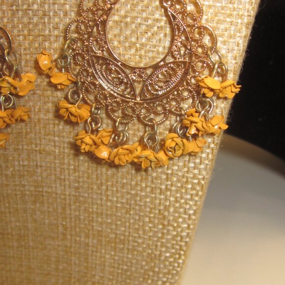 Boho Vintage Floral Earrings - Picture 3 of 3